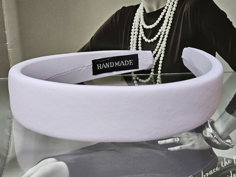 Ободок 2036003500252: цена 250 рублей.