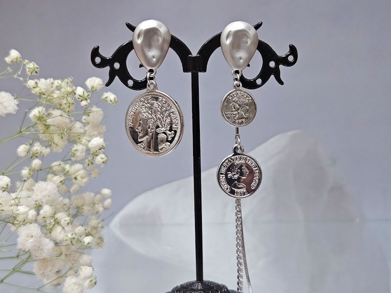 Серьги 2246026600116: цена 705 рублей.