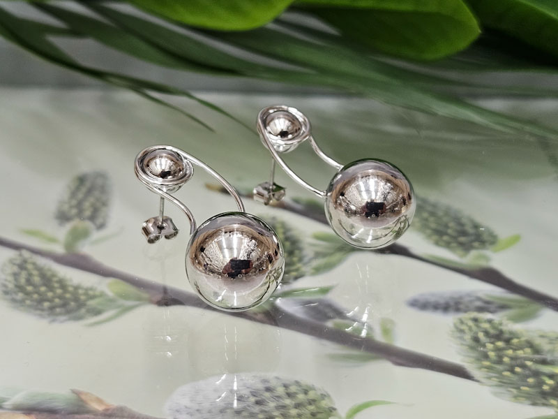 Серьги 2209002600074: цена 575 рублей.