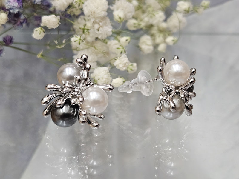 Серьги 2248026600042: цена 380 рублей.