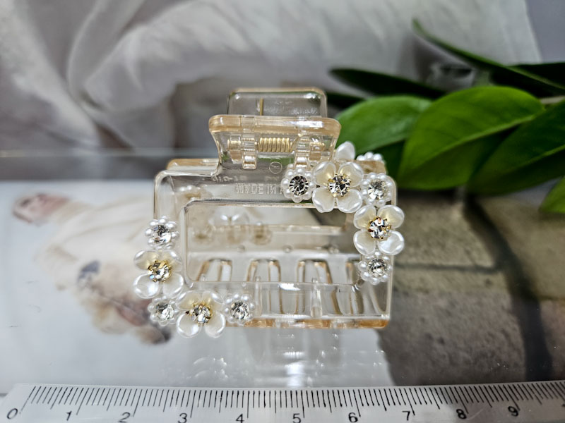 Заколка 1107001600136: цена 360 рублей.