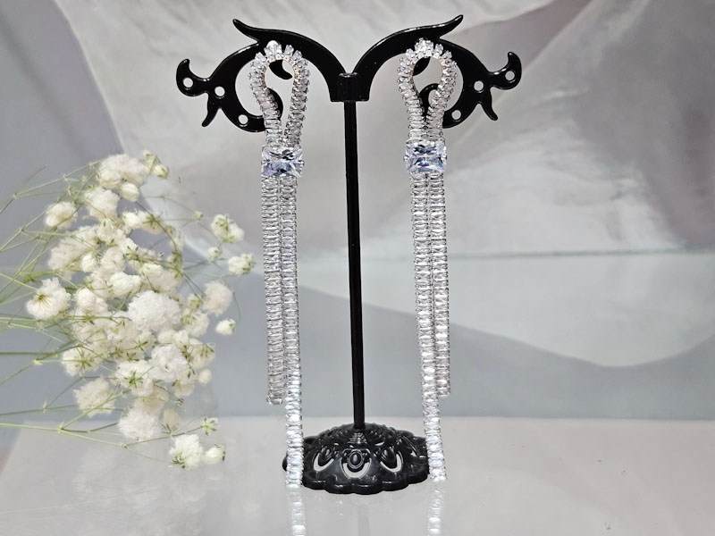 Серьги 1036002600077: цена 1150 рублей.