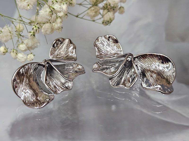 Серьги 2244026600082: цена 605 рублей.