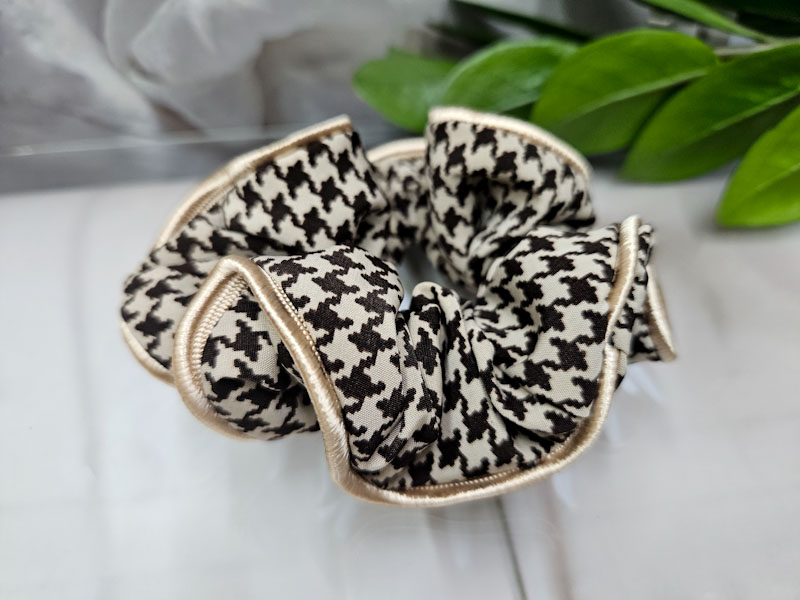 Резинка 1226001600127: цена 230 рублей.