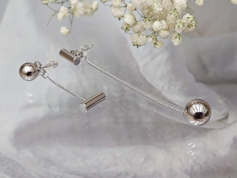 Серьги 2246026600185: цена 465 рублей.