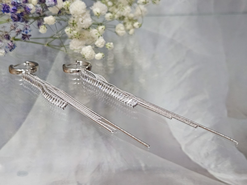 Серьги 2248026600097: цена 490 рублей.