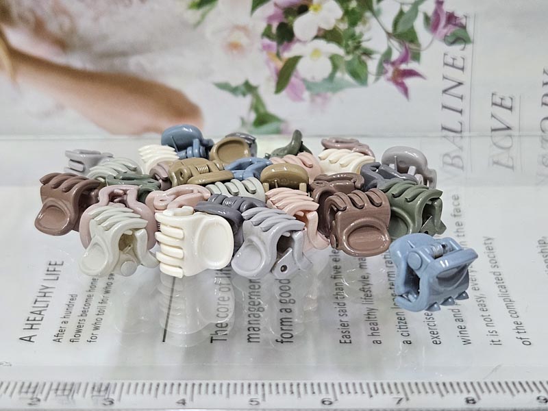 Заколка 1085001600052: цена 885 рублей.