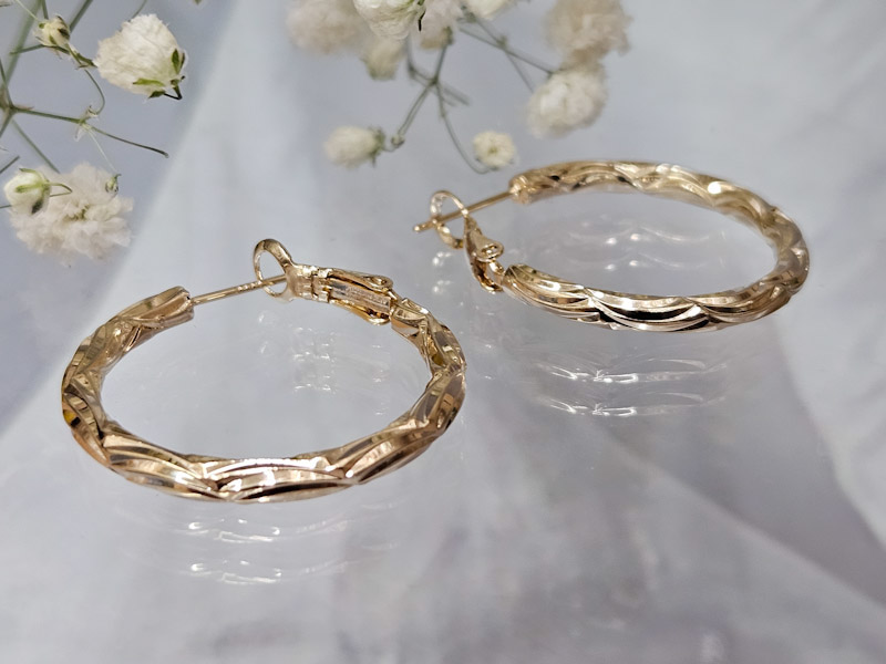 Серьги 2243026600108: цена 415 рублей.