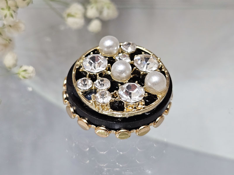 Брошь 1023002600152: цена 265 рублей.