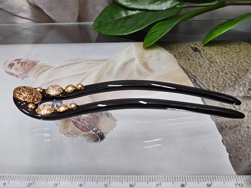 Заколка 1061001600162: цена 180 рублей.