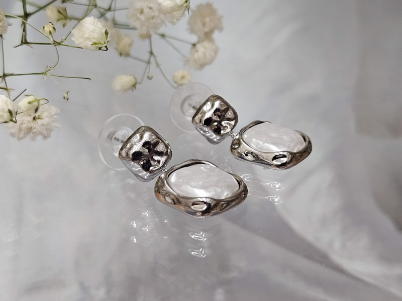 Серьги 2243026600375: цена 390 рублей.