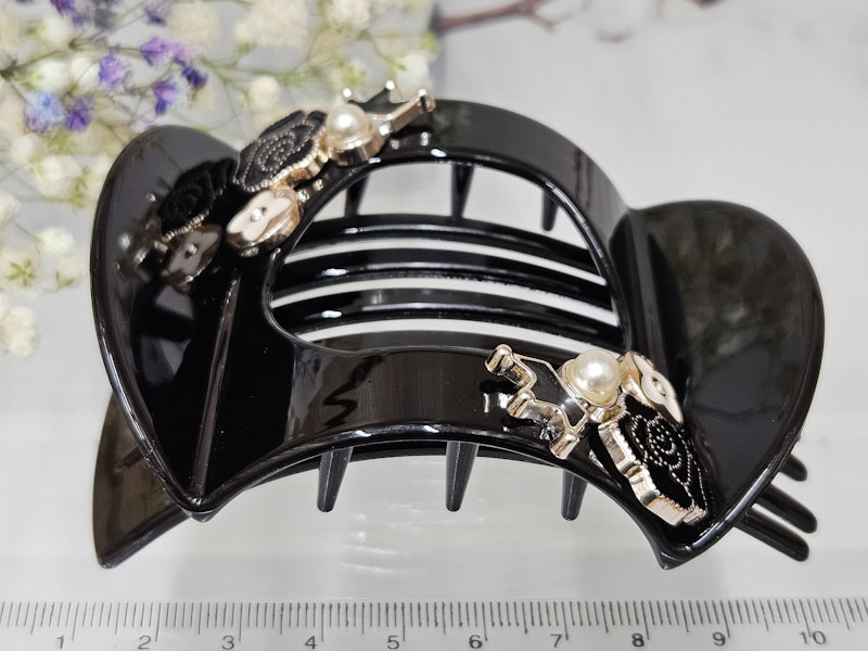 Заколка 1031001600172: цена 295 рублей.