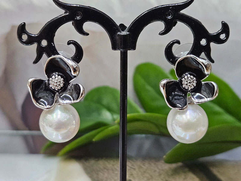 Серьги 1554004500053: цена 1800 рублей.