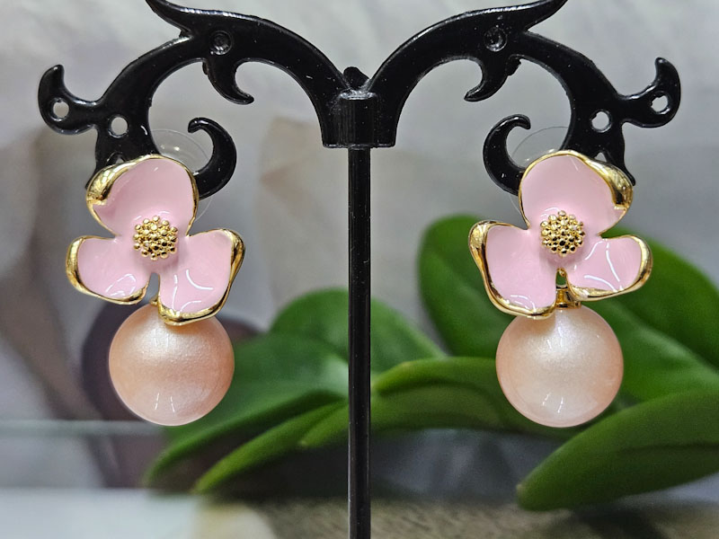 Серьги 1554004500046: цена 1800 рублей.